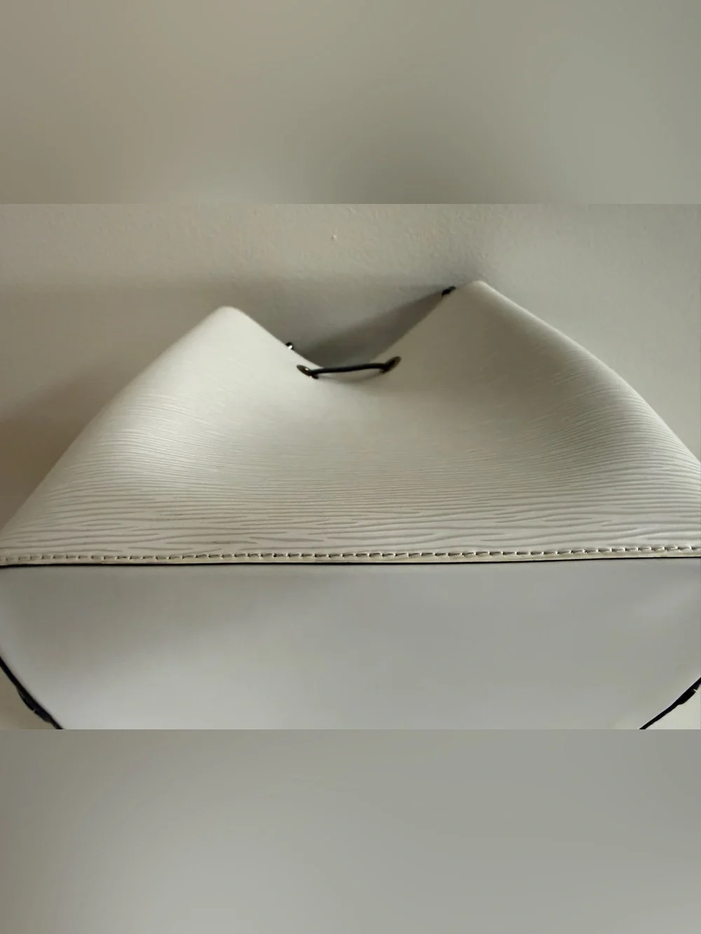 Louis Vuitton great faint
